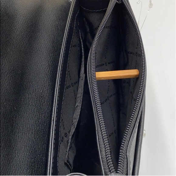 MICHAEL KORS ROSE MEDIUM FLAP SHOULDER BLACK - Picture 9 of 16